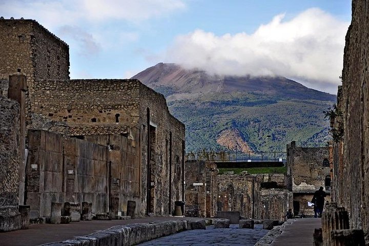 POMPEI & VESUVIO TOUR Full Day departure from NAPLES (entrance fees included) - Image 1