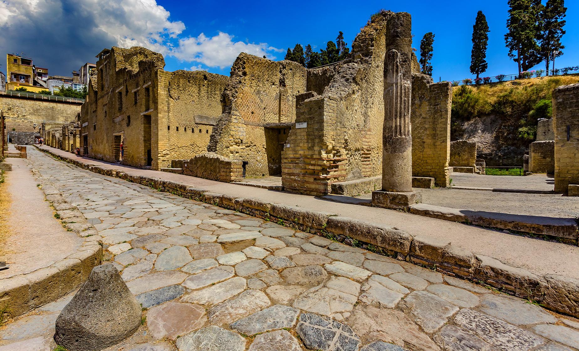 Pompeii and Herculaneum with Lunch - Image 1
