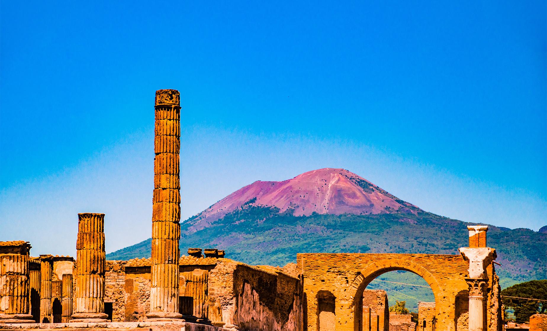 Pompeii and Mount Vesuvius Hike with Lunch and Wine Tasting - Image 1