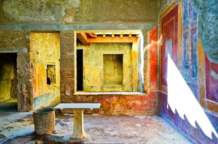 Pompeii and Museum of Naples Private Tour led by an Archaeologist - Image 2