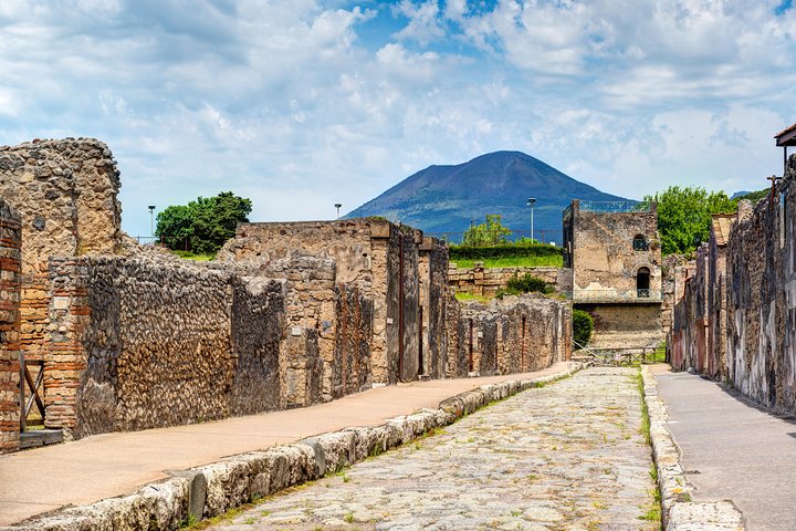 Pompeii and the Amalfi Coast private tour - Image 2
