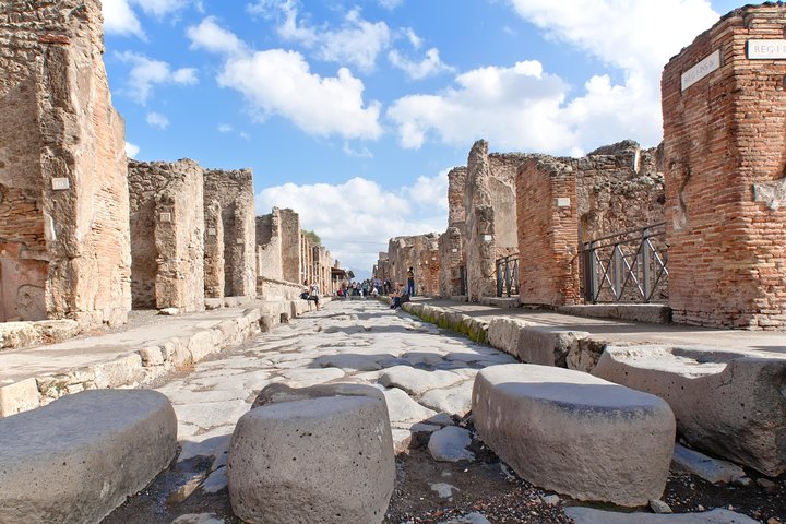 Pompeii and the Amalfi Coast private tour - Image 1