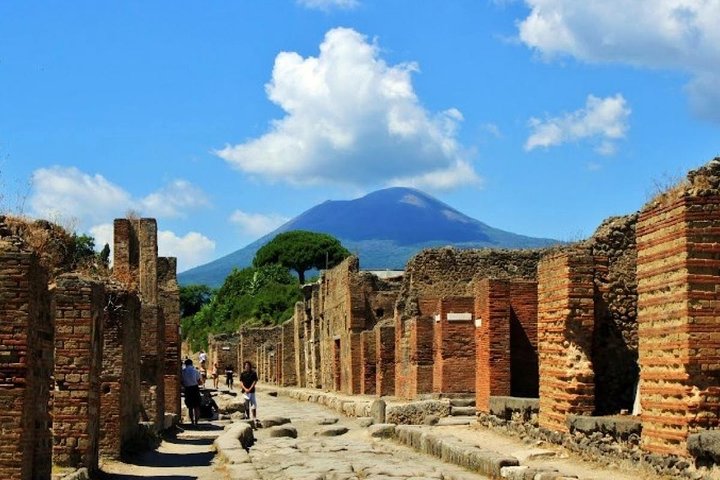  Pompeii and Vesuvius Day Trip from Naples - Image 1