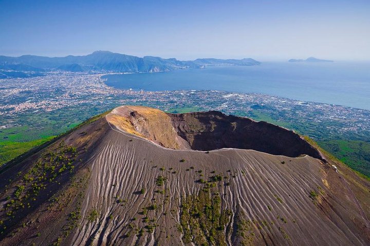  Pompeii and Vesuvius Day Trip from Naples - Image 2