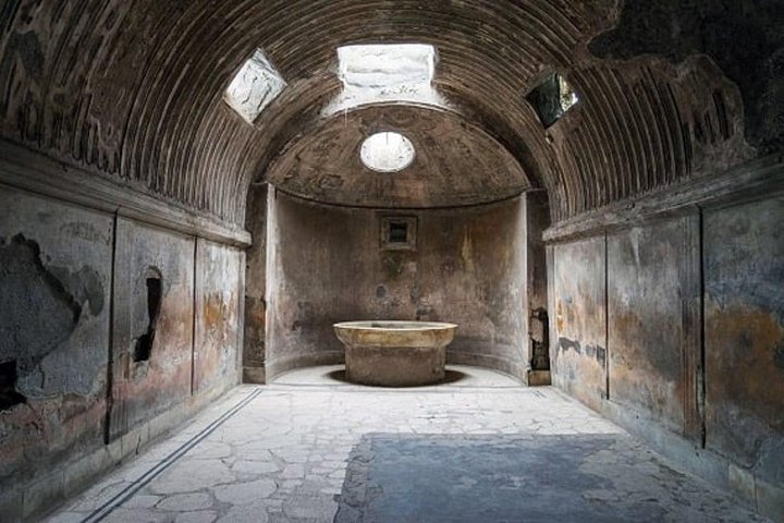  Pompeii and Vesuvius Day Trip from Naples - Image 4