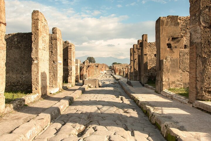  Pompeii Day Tour - Image 1