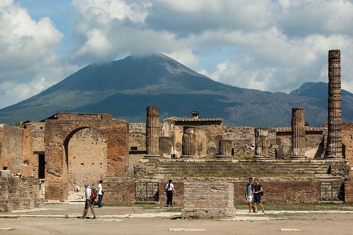  Pompeii Day Tour - Image 2