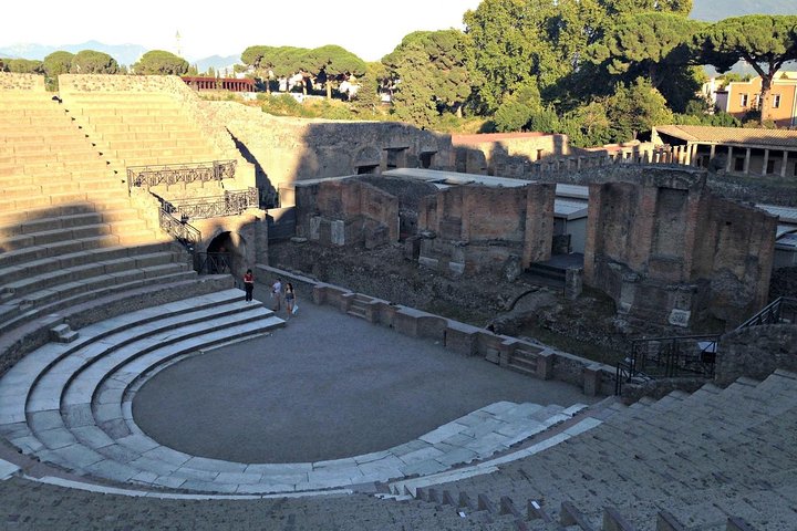 Pompeii, Herculaneum ruins and lunch in local winery restaurant - Image 5