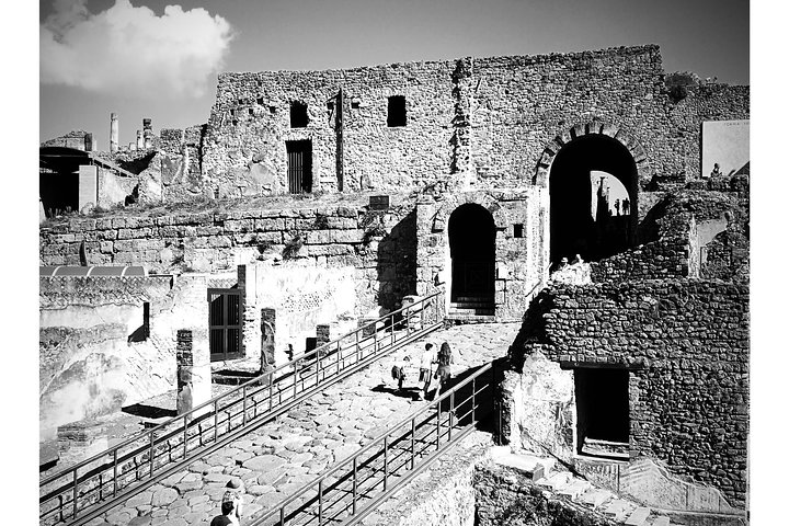 Pompeii private small group tour - 4 hours including transfers - Image 5