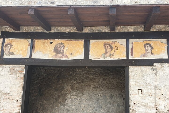 Pompeii ruins and Wine tasting - Image 1