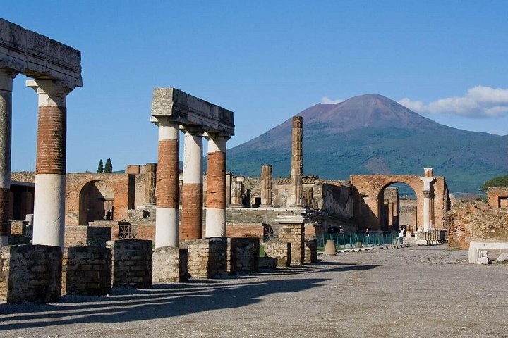 Pompeii Ruins & Wine Tasting with Lunch on Vesuvius with Private Transfer - Image 1