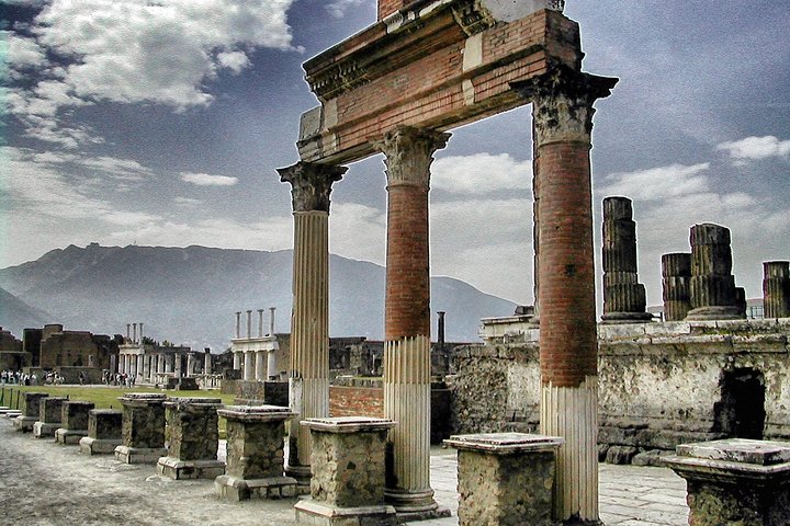 Pompeii SkipTheLine with Lunch&WineTasting from Naples Cruise Port - Image 1