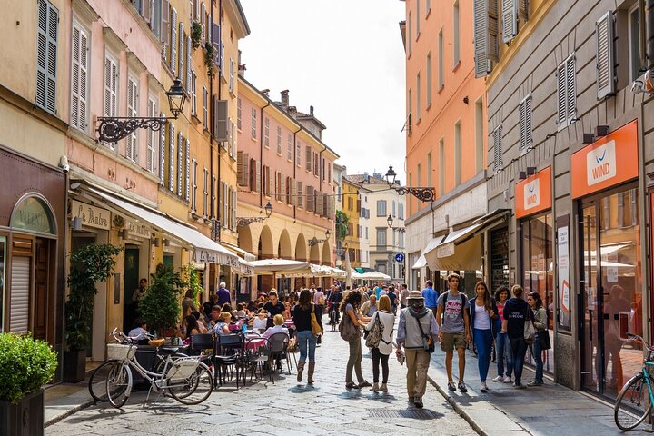 Pompeii, Sorrento and Positano - Group Tour - Image 1