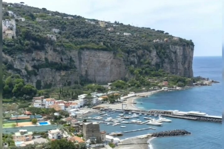 Pompeii Sorrento and Positano tour with Pompeii guide included - Image 5