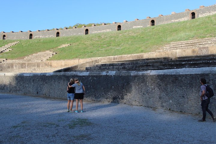 Pompeii tour and wine tasting - Image 4