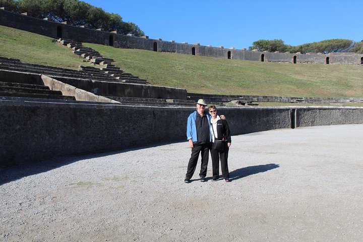 Pompeii tour and wine tasting - Image 3