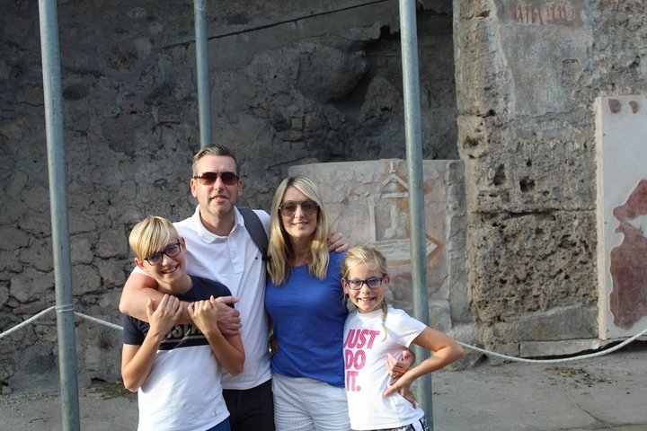 Pompeii tour and wine tasting - Image 2