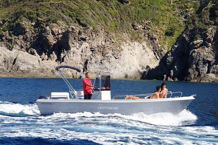 Private excursion to the island of Ischia by Conero 6.6m boat - Image 3