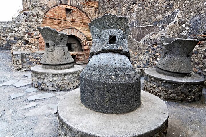 Private Full Day Tour of Pompeii and Vesuvius - Image 5