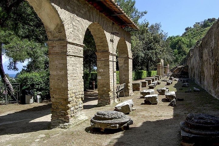 Private full day tour Phlegrean firlds Pozzuoli and Cuma - Image 5