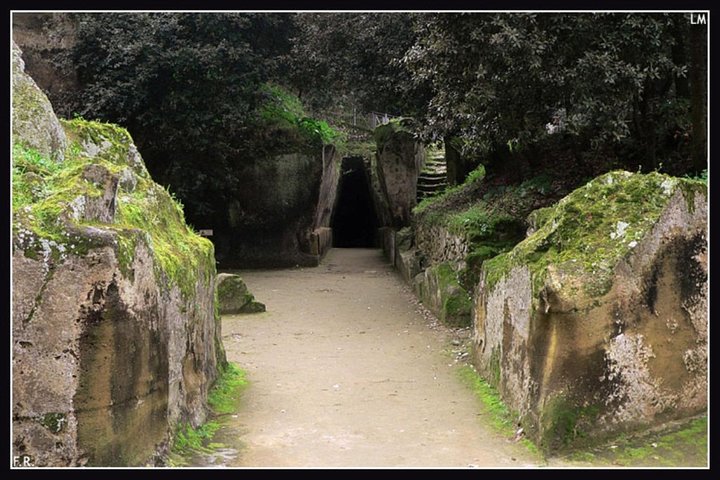 Private full day tour Phlegrean firlds Pozzuoli and Cuma - Image 2