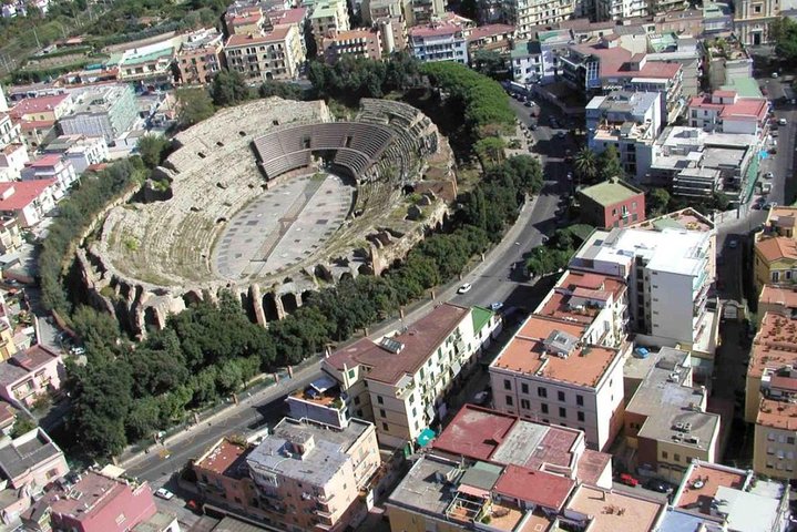 Private full day tour Pompei Ercolano and winery - Image 5