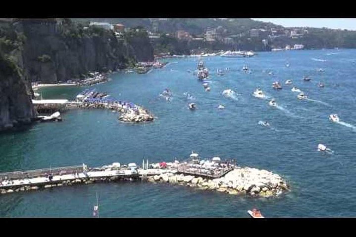 Private full day tour Sorrento Positano and Pompei - Image 2