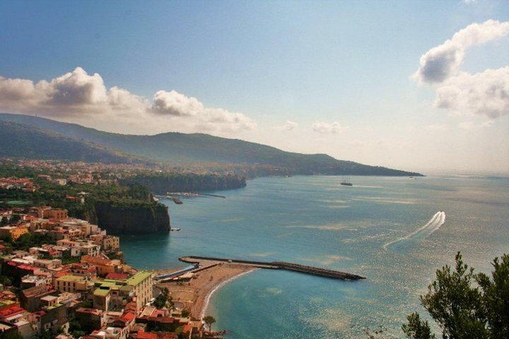 Private Full-Day Tour Sorrento, Positano, and Pompeii - Image 2