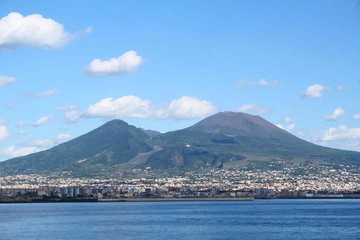Private Full-Day Tour to Pompeii and Mt. Vesuvius with Winery Visit - Image 1