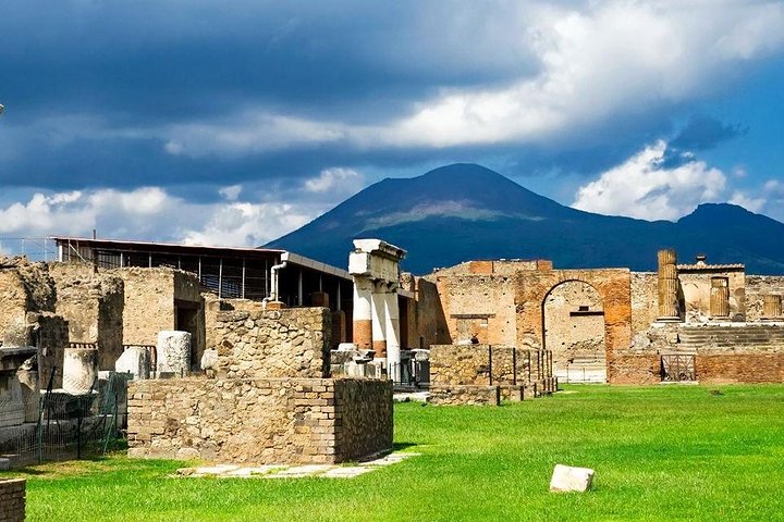 Private Guided Tour Of Naples Historic Center & Pompeii - Image 4