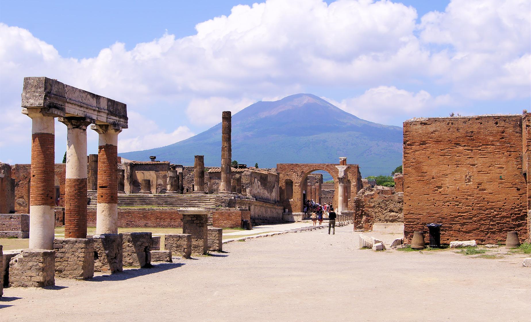 Private Mount Vesuvius Hike and Pompeii - Image 1