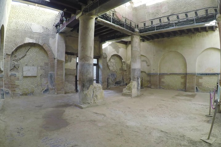 Private Pompeii and Herculaneum from SORRENTO - Image 5