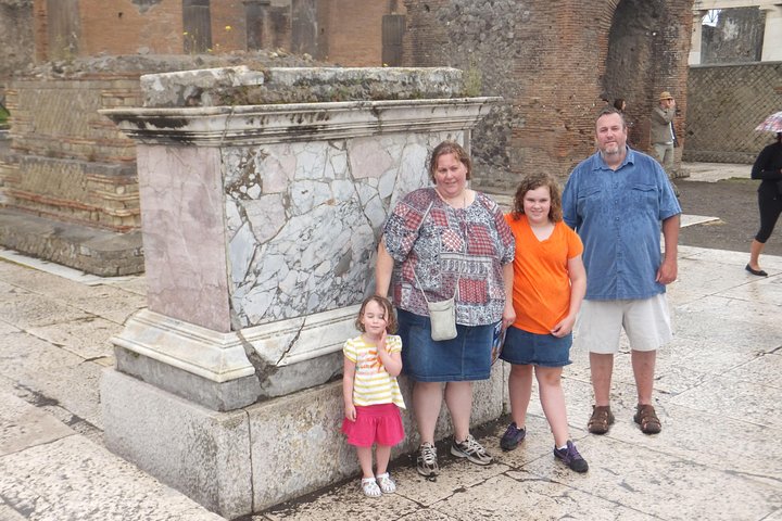Private Shore Excursion from Naples to Pompeii and Mt Vesuvius for Families - Image 2