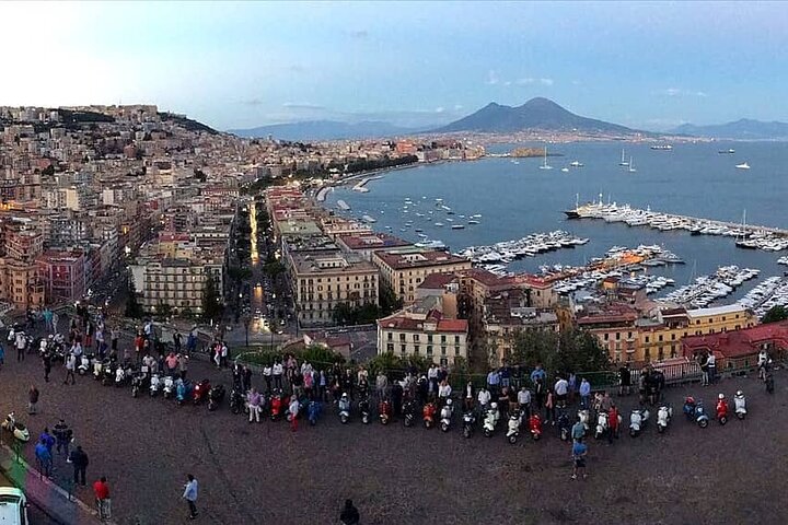 Private Sightseeing Tour in Naples by Vespa - Image 2