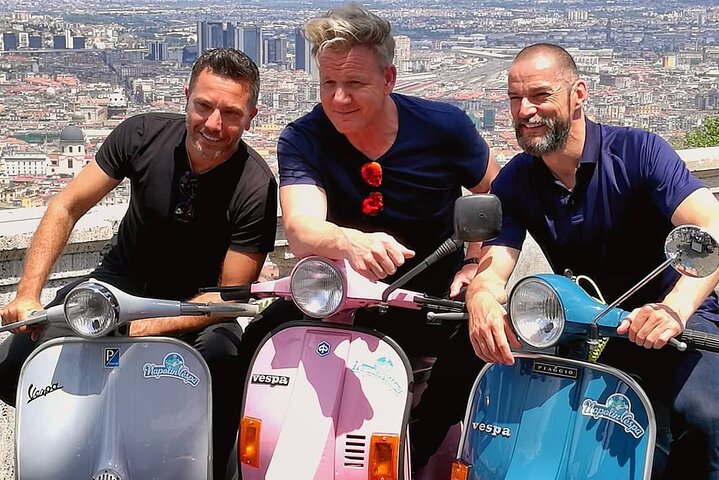 Private Sightseeing Tour in Naples by Vespa - Image 3