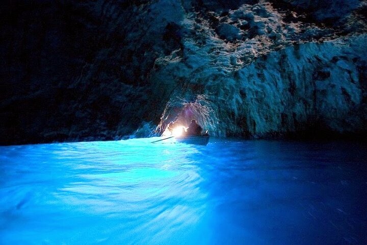 Private Tour in Capri and Blue Grotto Naples Italy - Image 4