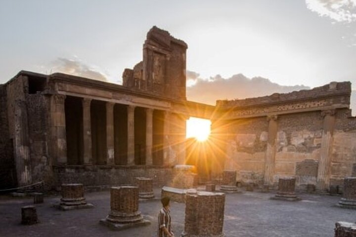 Private Tour of Pompeii or Herculaneum at Sunset - Image 4