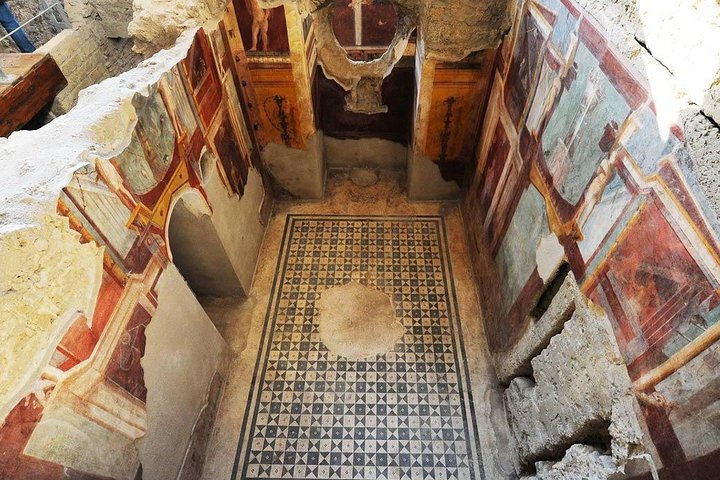 Private tour to Pompeii Herculaneum and Vesuvius - Image 2