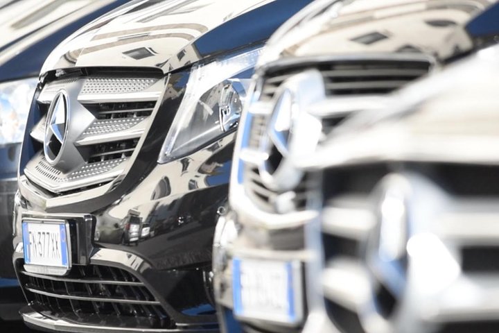 Private transfer from Naples to Amalfi with tour stop in Pompeii (2 hours) - Image 1