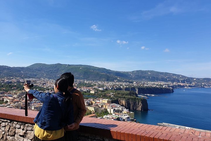 Private transfer from Naples to Amalfi with tour stop in Pompeii (2 hours) - Image 3