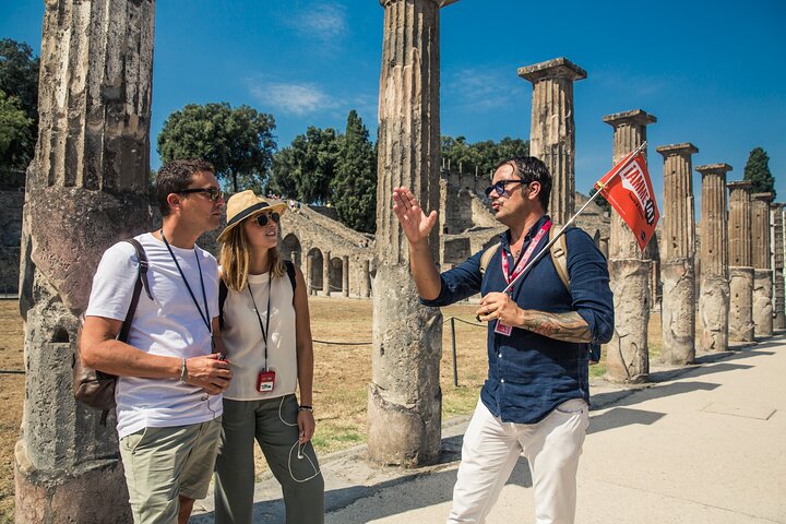 Private Transfer Naples to Positano with Guided Tour in Pompei - Image 3
