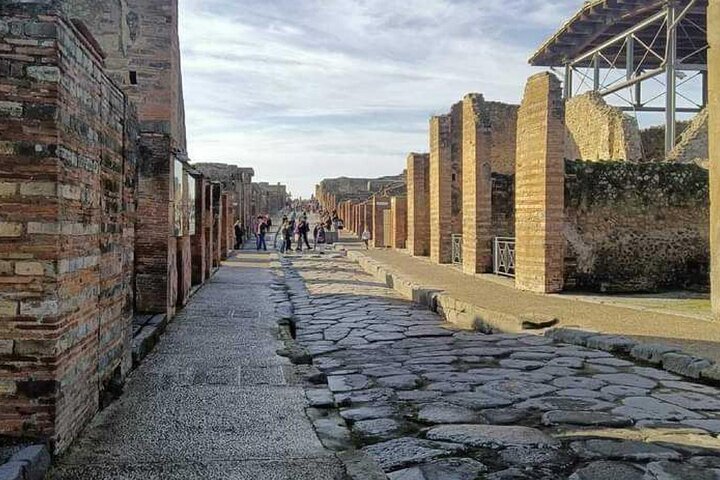 Private transfer to Positano via Pompeii - Image 3