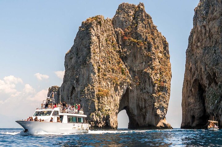 Private Vip Boat Tour of Capri Sightseeing and Capri Island  - Image 4