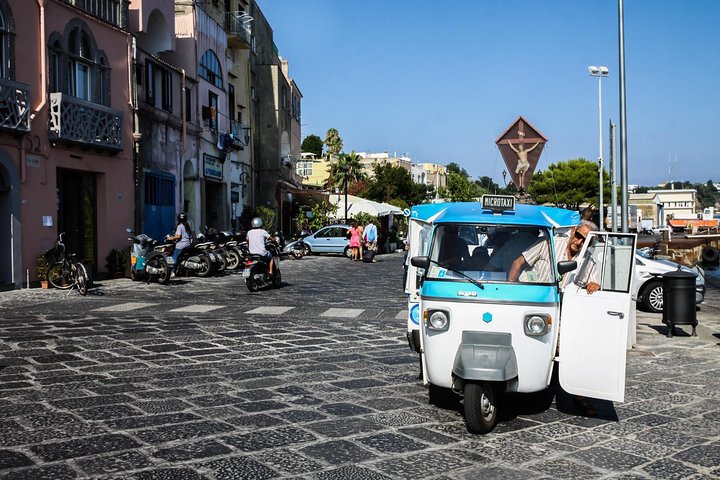 Procida Island: Day Trip with Lunch from Naples - Image 3