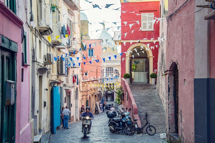 Procida Island: Day Trip with Lunch from Naples - Image 2