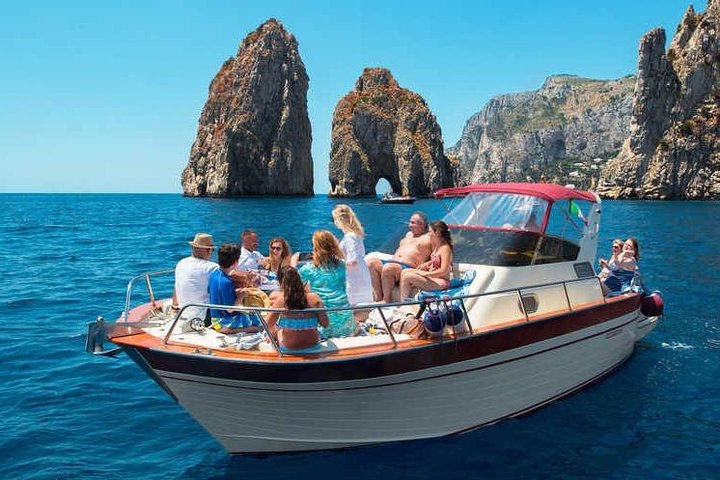 Secret Gem Tour of the Amalfi Coast: Boat and Car - Image 1