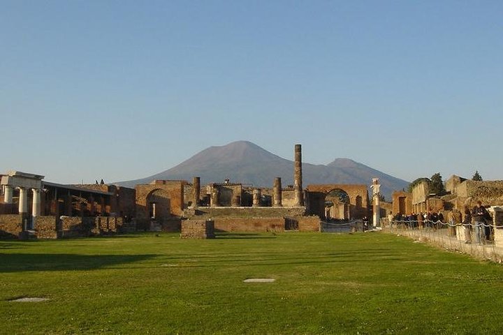Semi Private Tour to Pompeii Ruins with a private guide and Pizza in Naples - Image 5