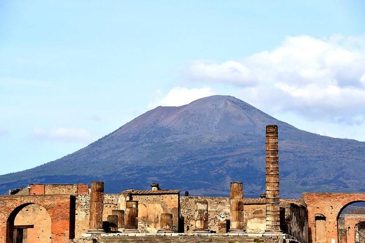 Semi Private VIP tour to Pompeii Ruins with a Private Guide & reserved access - Image 5
