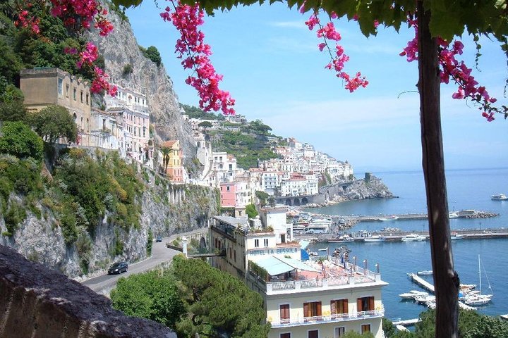 Shared tour Positano Sorrento and Pompeii - Image 1