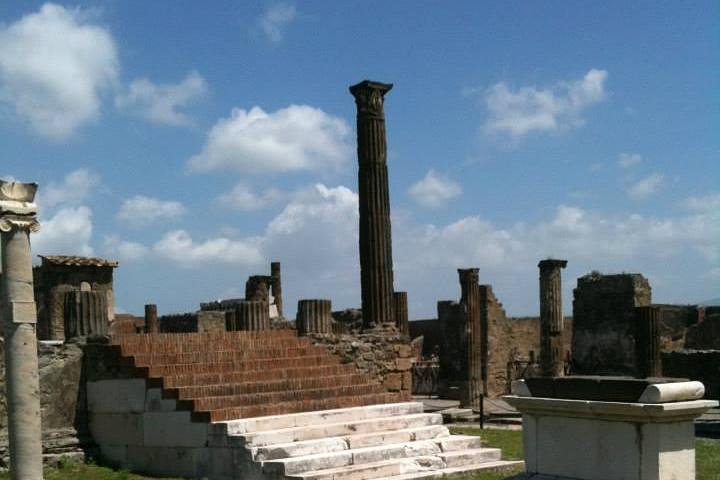 Shore excursion Guided Tour of Pompeii Ruins and Sorrento with a Farmhouse Lunch - Image 2